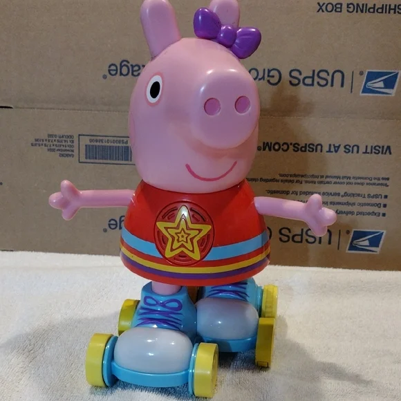 Hasbro Charming Adorable Disco Peppa Pig Talking And roller Skating Doll - Picture 3 of 3
